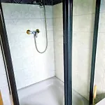 Penthouse Mit 4 Zimmern, 10 Betten, Bad, Wc, Kueche Und Terrasse Karlsbad