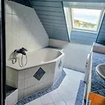 Penthouse Mit 4 Zimmern, 10 Betten, Bad, Wc, Kueche Und Terrasse * Karlsbad