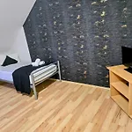 Penthouse Mit 4 Zimmern, 10 Betten, Bad, Wc, Kueche Und Terrasse Pensjonat Karlsbad