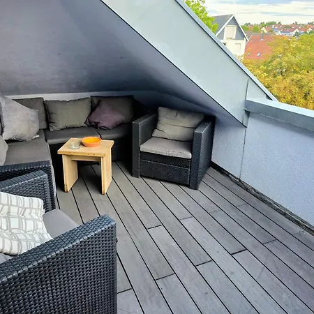 Pensjonat Penthouse Mit 4 Zimmern, 10 Betten, Bad, Wc, Kueche Und Terrasse *