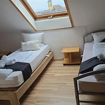 Penthouse Mit 4 Zimmern, 10 Betten, Bad, Wc, Kueche Und Terrasse