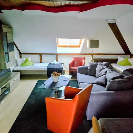 Pensjonat Penthouse Mit 4 Zimmern, 10 Betten, Bad, Wc, Kueche Und Terrasse *