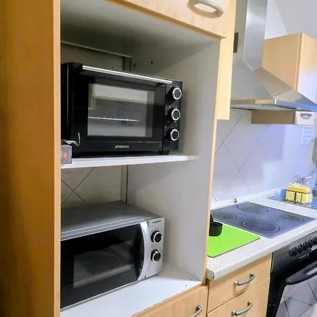 Penthouse Mit 4 Zimmern, 10 Betten, Bad, Wc, Kueche Und Terrasse Affittacamere Karlsbad