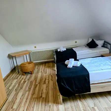 Pensjonat Penthouse Mit 4 Zimmern, 10 Betten, Bad, Wc, Kueche Und Terrasse *
